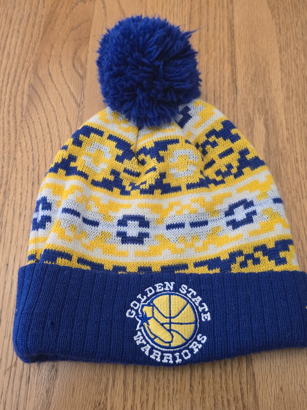 Golden State Warriors New Era Pom Beanie Blue Yellow NBA Knit Hat